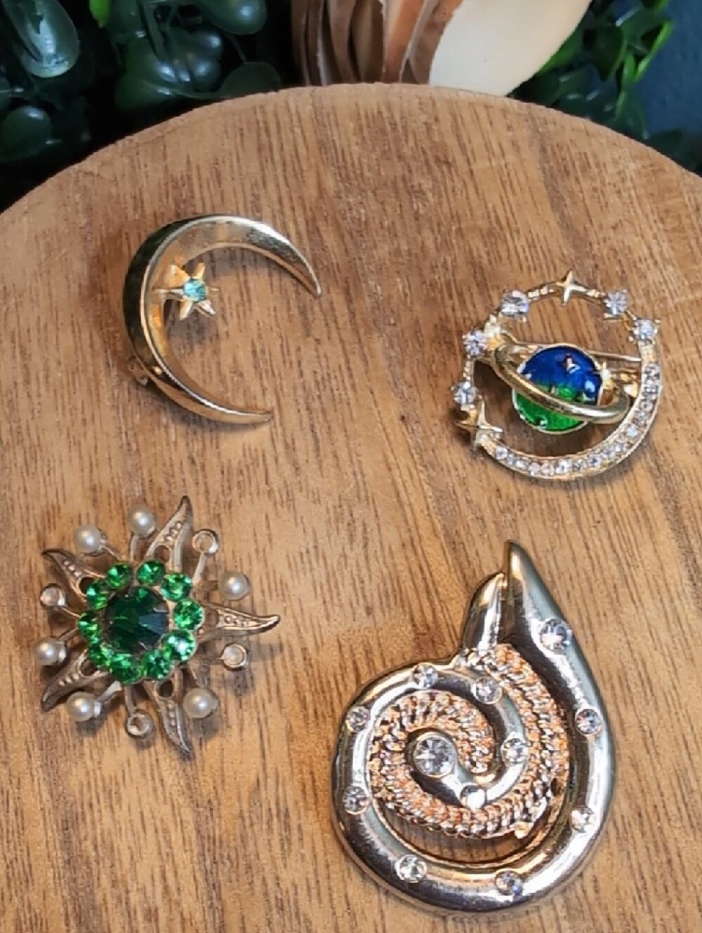 Moon & Earth & Shell Brooch Set - Women Jewelry